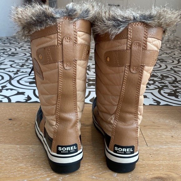 Sorel Joan of Arctic Boots (size 6) Waterproof! WORN ONE SEASON - Picture 5 of 16